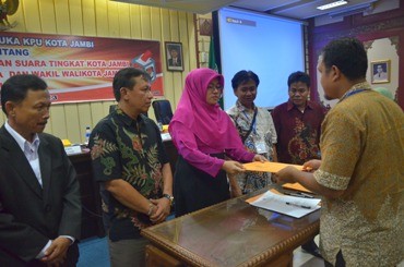 Lima komisioner KPU Kota Jambi periode 2009-2014